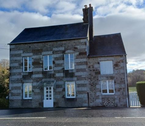 Grande maison avec beaucoup de potentiel à SAINT GEORGES DES GROSEILLERS Ref V 1060