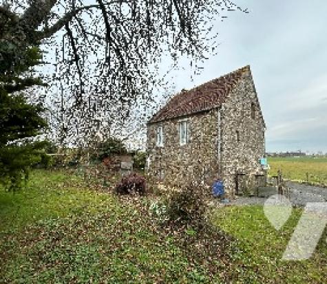 Maison à rénover sur la commune de SAINT GEORGES DES GROSEILLERS REF : V1044 Maison à rénover sur la commune de SAINT GEORGES DES GROSEILLERS REF : V1044